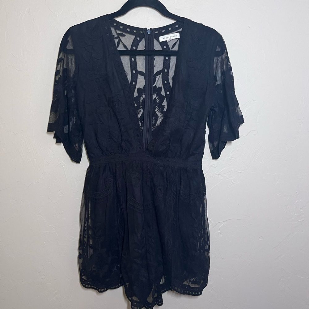 𝅺HONEY Punch‎ black lace romper size small
